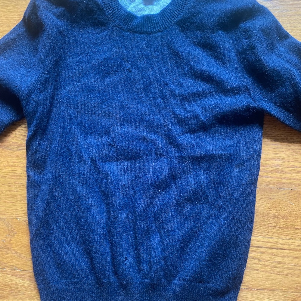 Burberry sweater size 4